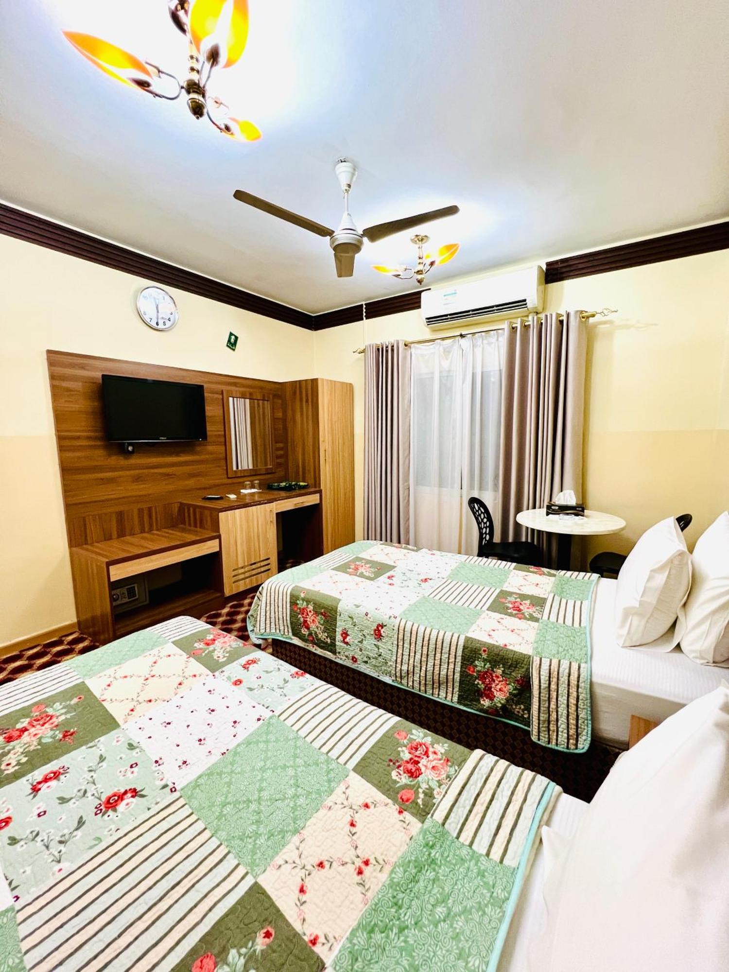 Al Ahrar Hotel Dubai Exterior photo
